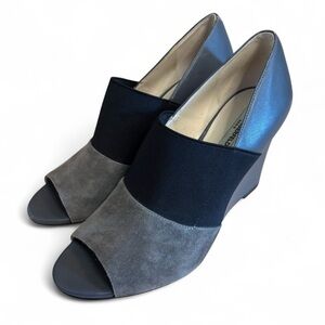Karl Lagerfeld Paris Darci Peep Toe Wedge Heels Gray Black Leather Suede 9.5M